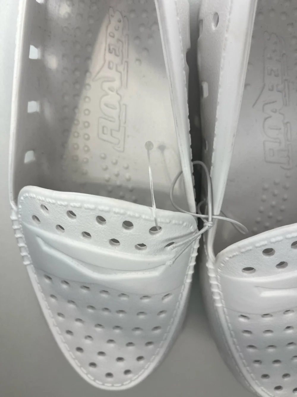 Floafers White and Gray Boat Shoes Boys Girls Size 4 Yacht Rock Water Shoe